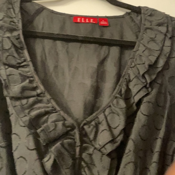 NWT V-Neck Blouse with tie and cute circle pattern - Picture 2 of 4